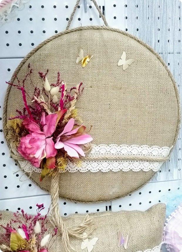Diy Easy Door Decoration Braided Burlap Wreath Kapi Bandindan Hasir Orgu Kapi Susu Yapilisi Youtube Yazlik Celenkler Elisi Fikirleri Christmas Baby