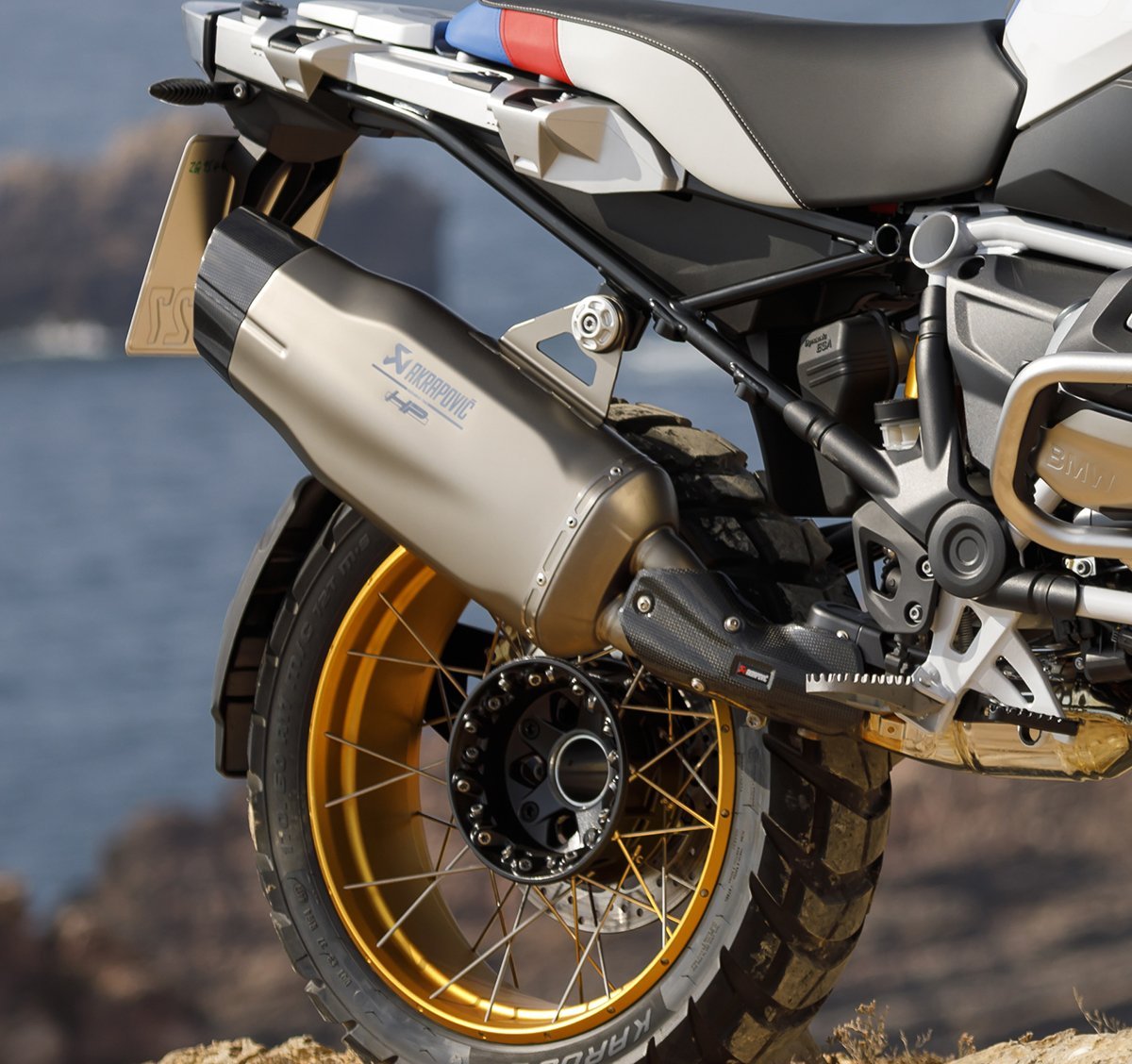 bmw r1250gs akrapovic