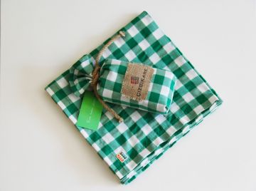 Yesil Beyaz Kareli Masa Ortusu