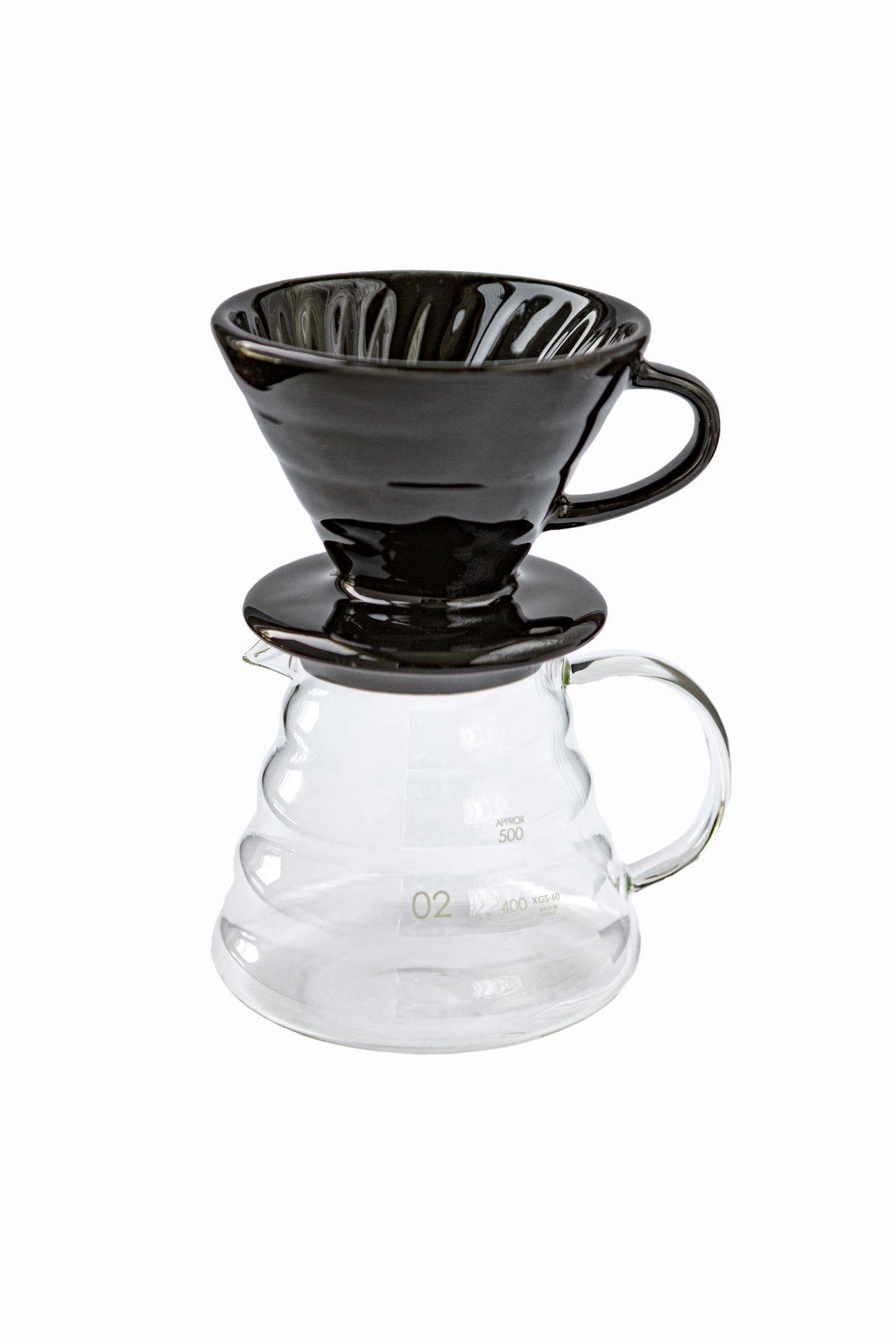 Kahvehanem V60 02 Kahve Demleme Tanışma Seti - Siyah (Dripper + 600 ml Kahve Sürahisi) Kahvehanem V60 02 Kahve Demleme Tanışma Seti - Siyah (Dripper + 600 ml Kahve Sürahisi)
