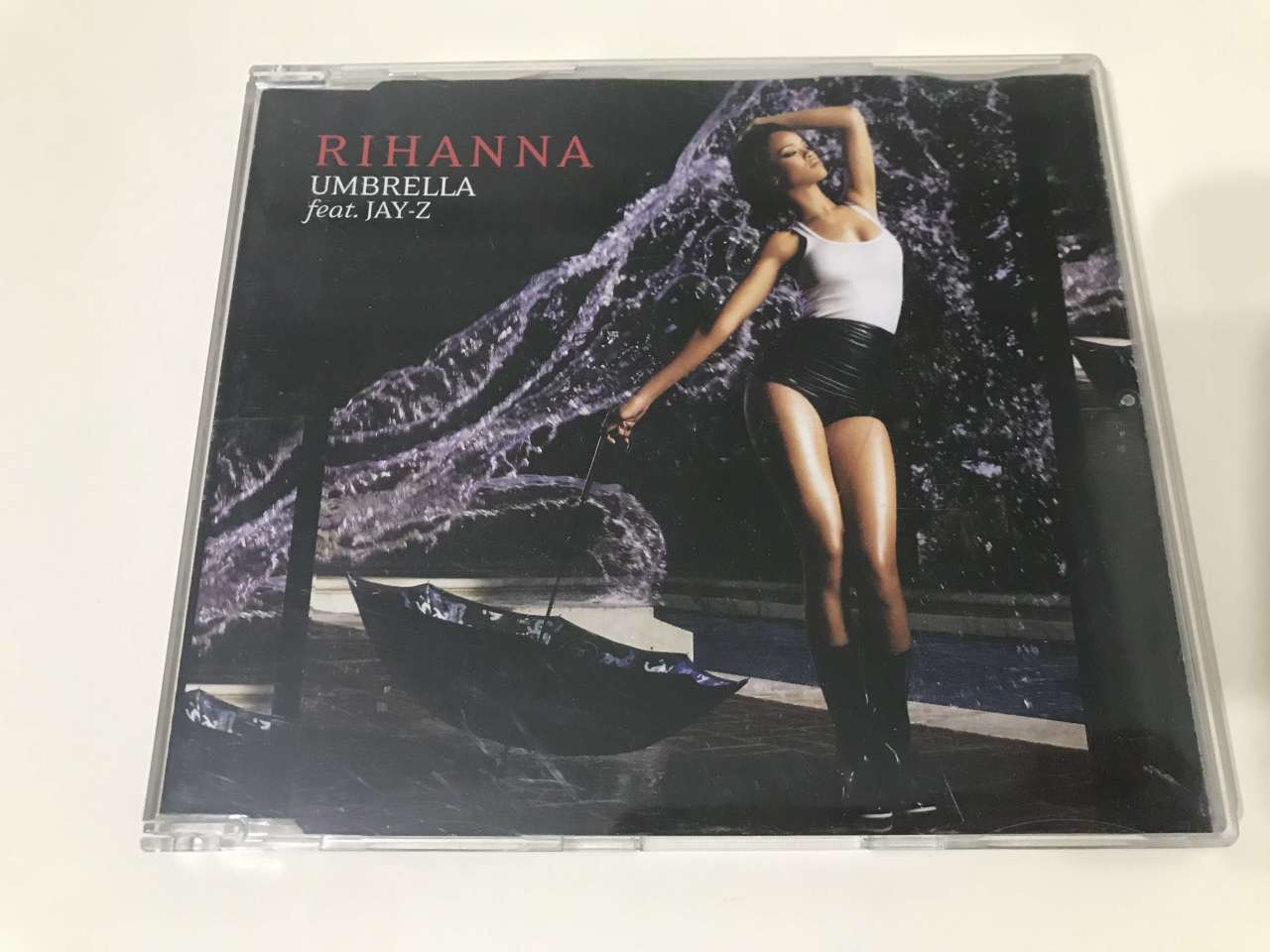 Rihanna Feat Jay Z Umbrella Plak CD DVD Sat N Al   Img 9555 