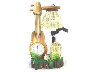 Dekoratif Ahsap Gitar Seklinde Saatli Kalemlik Masa Lambasi Toptan Dekoratif Aydinlatma Masa Gece Lambasi