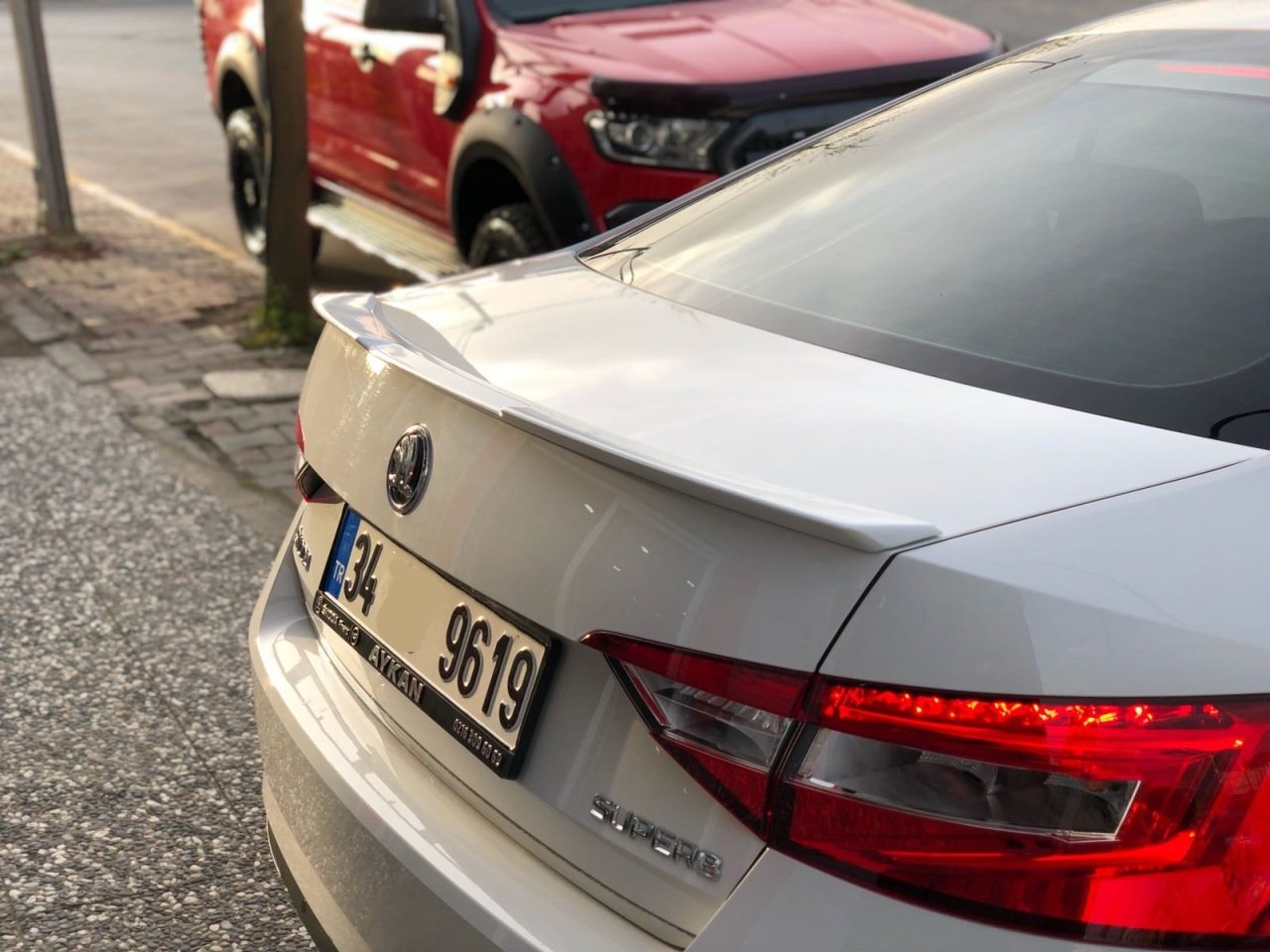 Skoda S 252 Perb Bagaj 252 St 252 Spoiler Siyah 2015