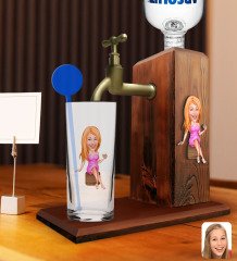 BK Gift Kabartmalı Karikatür Figürlü Musluklu Ahşap İçki Standı ve Vodka Bardağı Hediye Seti-4