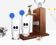 Kişiye Özel Renkli Baskılı Sevimli Korkunç Yüz Tasarımlı İkili Vodka Bardağı ve Ahşap Vodka Standı Hediye Seti-1